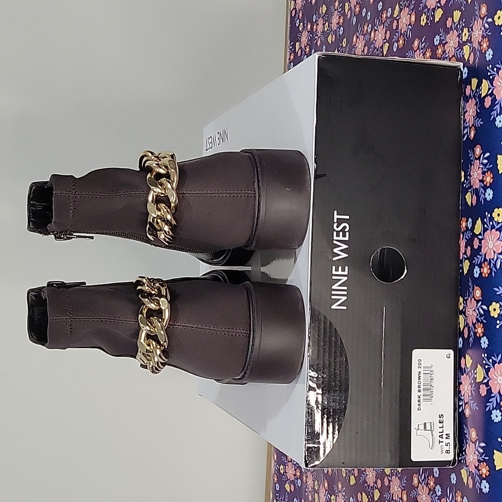 Nine West Brown Leather Ankle Boots with Gold Accent Chain Size 8.5 - Picture 3 of 5
